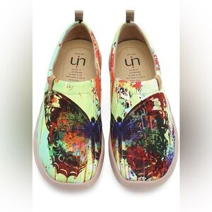 UIN Women's Sneaker Butterfly Painted Canvas Slip-On Ladies Travel Shoes size 9
